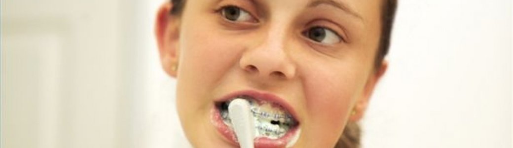 how to brush your teeth with braces